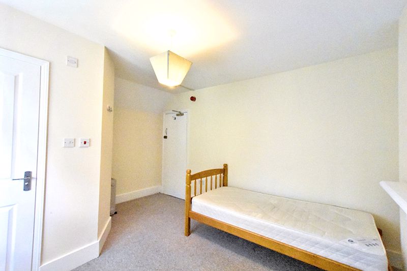 Bedroom- click for photo gallery